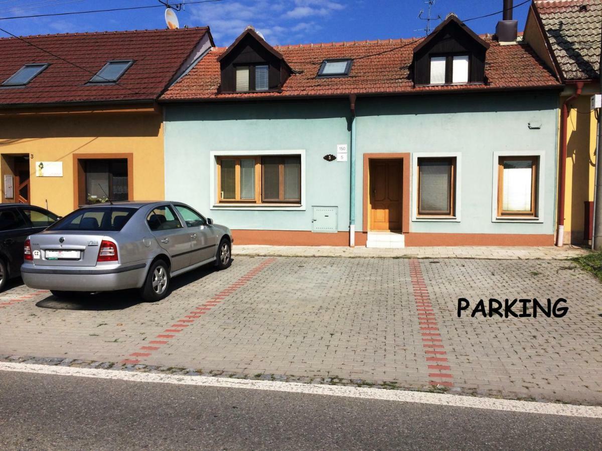 Apartman Mh Бржецлав Екстер'єр фото